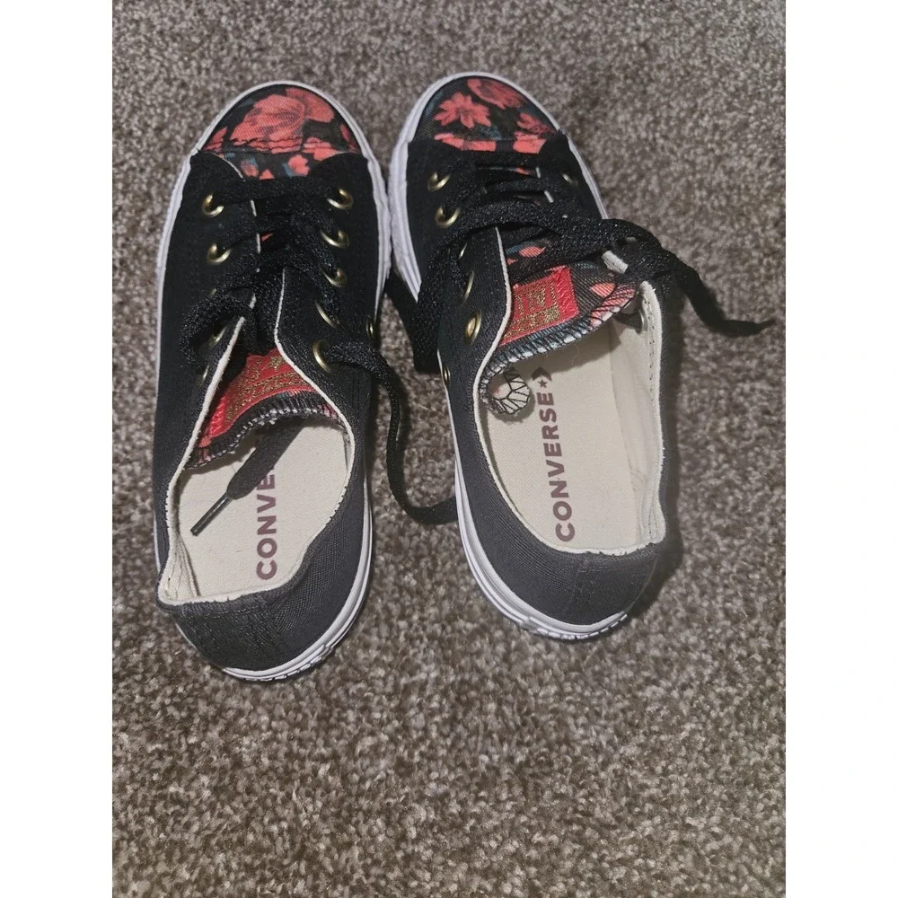 Converse All Star Chuck Taylor low-top sneakers black canvas red floral 13 Y New